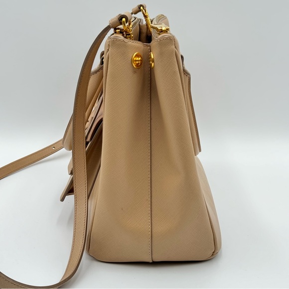 (SOLD) Prada Stefano Leather Galleria Front Pocket Crossbody - Picture 12 of 17